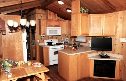 Cozy Family-Friendly Yurts with Shared Pool near Yosemite National Park - Groveland, California - glamping.directory
