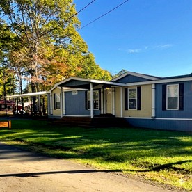 Spacious Vacation Rental with Stunning Lake Views from the Incredible Deck for an Amazing Getaway in Sabine National Forest in Hemphill, Texas - glamping.directory