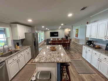 Spacious Vacation Rental with Stunning Lake Views from the Incredible Deck for an Amazing Getaway in Sabine National Forest in Hemphill, Texas - Hemphill, Texas - glamping.directory