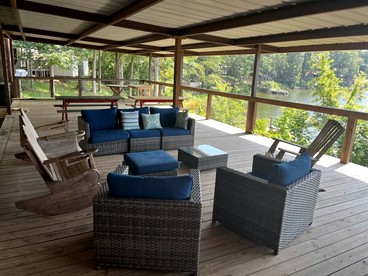 Spacious Vacation Rental with Stunning Lake Views from the Incredible Deck for an Amazing Getaway in Sabine National Forest in Hemphill, Texas - Hemphill, Texas - glamping.directory