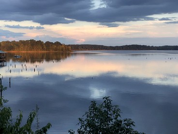 Spacious Vacation Rental with Stunning Lake Views from the Incredible Deck for an Amazing Getaway in Sabine National Forest in Hemphill, Texas - Hemphill, Texas - glamping.directory