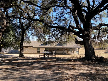 A Slice of Paradise: Newly Remodeled Rental on 25 Acres in Marble Falls, Texas - Marble Falls, Texas - glamping.directory