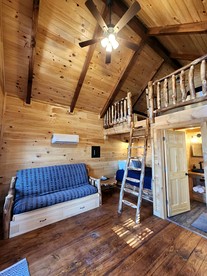 Lofted Cabin Wonderful for Outdoor Adventures near Tappan Lake in Ohio - Deersville, Ohio - glamping.directory