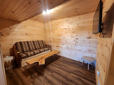 Lofted Cabin Wonderful for Outdoor Adventures near Tappan Lake in Ohio - Deersville, Ohio - glamping.directory