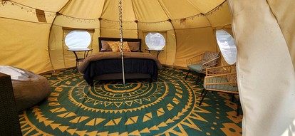 Luna Bell on the Lake, Winthrop, WA - Winthrop, Washington - glamping.directory