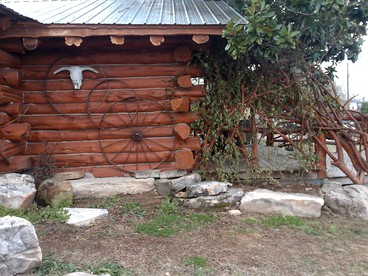 Rustic Two-Bedroom Cabin Rentals with Modern Amenities in St. Joe, Arkansas - St. Joe, Arkansas - glamping.directory