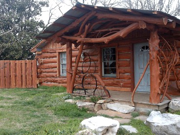 Rustic Two-Bedroom Cabin Rentals with Modern Amenities in St. Joe, Arkansas - glamping.directory