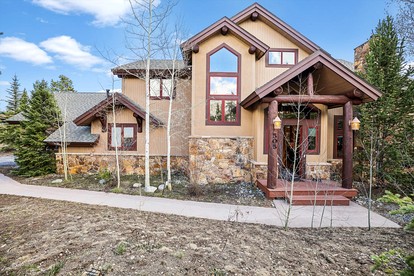 Wonderful Cabin with Hot-tub and Fireplace in Frisco, Colorado - glamping.directory