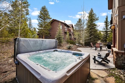 Wonderful Cabin with Hot-tub and Fireplace in Frisco, Colorado - Frisco, Colorado - glamping.directory