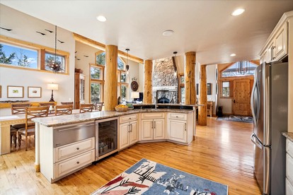 Wonderful Cabin with Hot-tub and Fireplace in Frisco, Colorado - Frisco, Colorado - glamping.directory