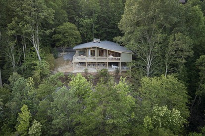 Luxury Cabin with Hot Tub, Movie Theater, Game Room, and Stunning Golf Course Views in Gatlinburg, Tennessee - glamping.directory