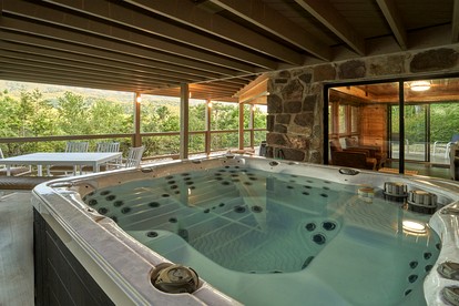 Luxury Cabin with Hot Tub, Movie Theater, Game Room, and Stunning Golf Course Views in Gatlinburg, Tennessee - Pittman Center, Tennessee - glamping.directory