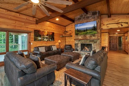 Luxury Cabin with Hot Tub, Movie Theater, Game Room, and Stunning Golf Course Views in Gatlinburg, Tennessee - Pittman Center, Tennessee - glamping.directory