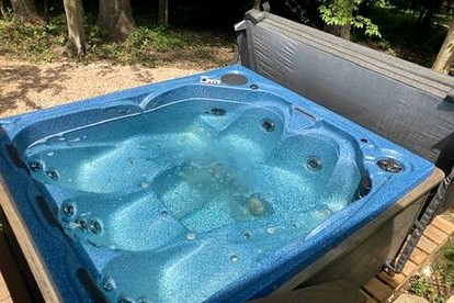 Rustic Lofted Cabin with Hot-Tub in Indiana - Birdseye, Indiana - glamping.directory