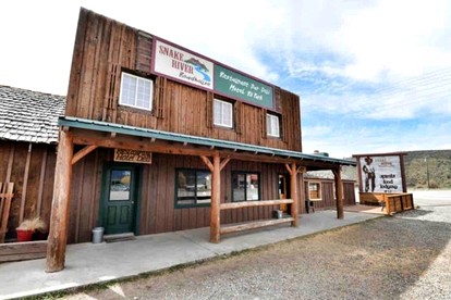 Stylish Tiny House Vacation Rental in Swan Valley, ID near Jackson Hole - glamping.directory