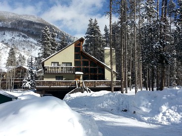 Camping Cabin Perfect for Groups near Roosevelt National Forest, Colorado - glamping.directory