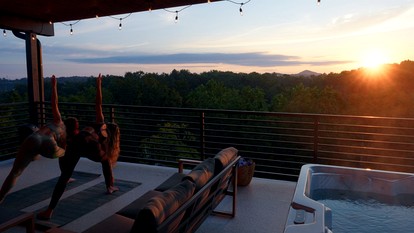 Luxury Cabin with Rooftop Views & Indoor Pool near Dollywood in Pigeon Forge, TN - Pigeon Forge, Tennessee - glamping.directory