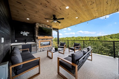 Luxury Cabin with Rooftop Views & Indoor Pool near Dollywood in Pigeon Forge, TN - Pigeon Forge, Tennessee - glamping.directory