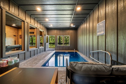 Luxury Cabin with Rooftop Views & Indoor Pool near Dollywood in Pigeon Forge, TN - Pigeon Forge, Tennessee - glamping.directory