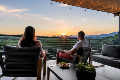 Luxury Cabin with Rooftop Views & Indoor Pool near Dollywood in Pigeon Forge, TN - Pigeon Forge, Tennessee - glamping.directory