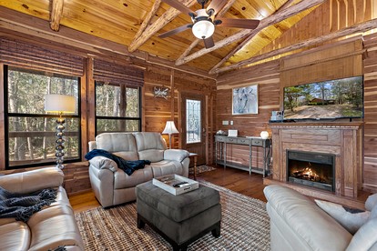 Tranquil Peaceful Cabin with Stunning Lake Views in La Grange, Texas - La Grange, Texas - glamping.directory