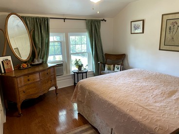 Romantic Getaway in a Bed and Breakfast Lodge with Garden Views in Elkhorn, Wisconsin - glamping.directory