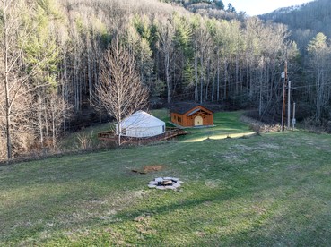 Amazing Yurt Ideal for a Secluded Scape in Hot Springs, North Carolina - Hot Springs, North Carolina - glamping.directory