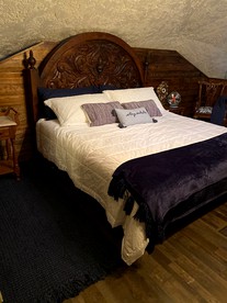 Exciting Hobbit House Rental Ideal for a Fun Vacation in Arkansas - Fayetteville, Arkansas - glamping.directory