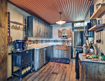 Exciting Hobbit House Rental Ideal for a Fun Vacation in Arkansas - Fayetteville, Arkansas - glamping.directory