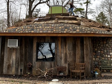 Exciting Hobbit House Rental Ideal for a Fun Vacation in Arkansas - Fayetteville, Arkansas - glamping.directory