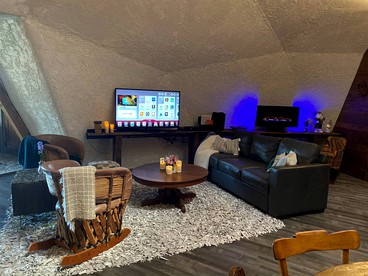Exciting Hobbit House Rental Ideal for a Fun Vacation in Arkansas - Fayetteville, Arkansas - glamping.directory