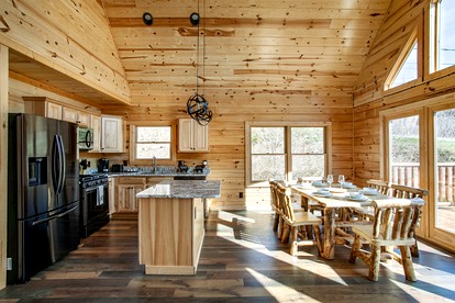 Spacious Tennessee Glamping Cabins for Unforgettable Escapes in Gatlinburg - Gatlinburg, Tennessee - glamping.directory