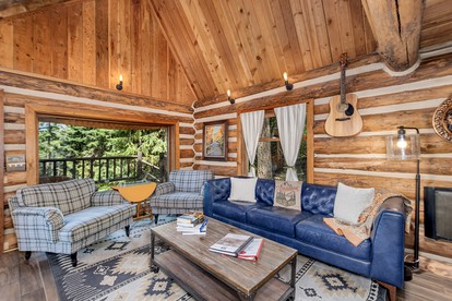 Pet-Friendly Cabin Rental in Leavenworth, WA - Leavenworth, Washington - glamping.directory