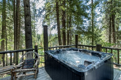 Pet-Friendly Cabin Rental in Leavenworth, WA - Leavenworth, Washington - glamping.directory