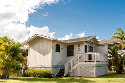 Impressive Beach House with Beach Access in Lihue, Hawaii - glamping.directory