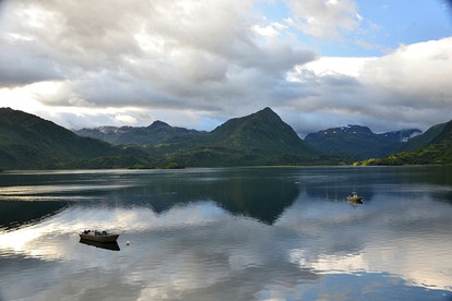 Secluded Waterfront Cottage Rental near Anchorage, Alaska - Anchorage, Alaska - glamping.directory