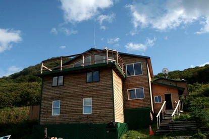 Secluded Waterfront Cottage Rental near Anchorage, Alaska - Anchorage, Alaska - glamping.directory
