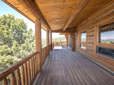 Spacious Log Cabin Rental Perfect for Large Groups in Durango, Colorado - Durango, Colorado - glamping.directory