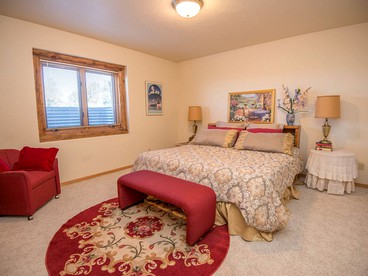 Spacious Log Cabin Rental Perfect for Large Groups in Durango, Colorado - Durango, Colorado - glamping.directory