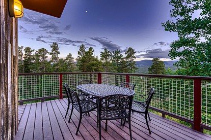 Wonderful Cabin Nestled Amidst Trees in the Mountains of Nederland, Colorado - Nederland, Colorado - glamping.directory