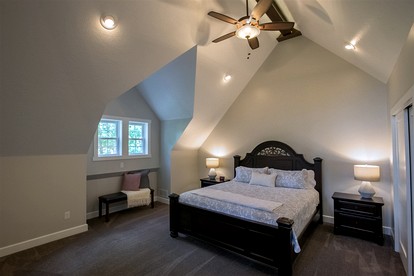 Sweet Private Cabin with Jacuzzi and Fire Pit in Ohio - Sugarcreek, Ohio - glamping.directory