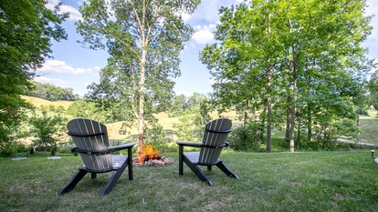 Sweet Private Cabin with Jacuzzi and Fire Pit in Ohio - Sugarcreek, Ohio - glamping.directory