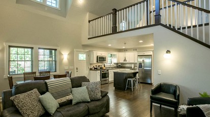 Sweet Private Cabin with Jacuzzi and Fire Pit in Ohio - Sugarcreek, Ohio - glamping.directory