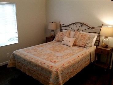 Modern Family-Friendly Ranch Cabin Rental with Outdoor Hot Tub near Medford - Ashland, Oregon - glamping.directory
