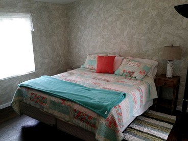 Modern Family-Friendly Ranch Cabin Rental with Outdoor Hot Tub near Medford - Ashland, Oregon - glamping.directory