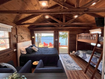 Cozy Waterfront Cabin for a Memorable Getaway on Toledo Bend Lake in Hemphill, Texas - Hemphill, Texas - glamping.directory