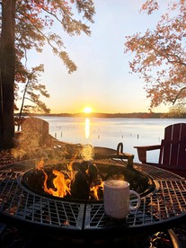 Cozy Waterfront Cabin for a Memorable Getaway on Toledo Bend Lake in Hemphill, Texas - Hemphill, Texas - glamping.directory