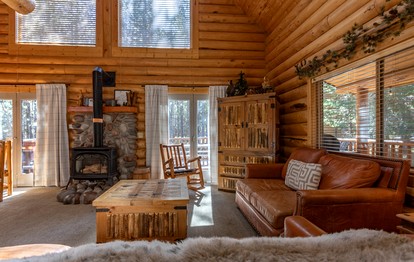 Spacious Mountain Retreat with Hot Tub & Game Room Near National Forest – Close to Outdoor Adventures in Idaho - Idaho City, Idaho - glamping.directory
