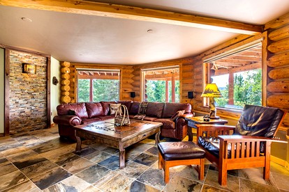 Ranch Cabin for Groups with Hot Tubs and Home Theater in Rocky Mountains of Colorado - Black Hawk, Colorado - glamping.directory