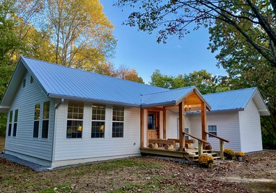 Charming Farmhouse Cottage Perfect for Family-Friendly Getaways in Signal Mountain, Chattanooga - glamping.directory